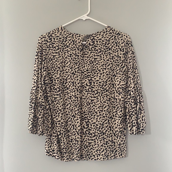 Leopard print flutter sleeve blouse - Picture 4 of 4